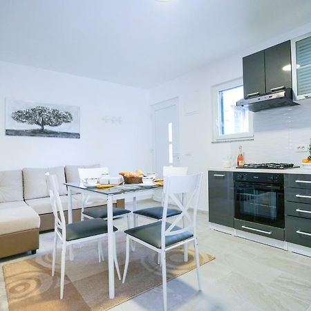 Roko Lägenhet Zadar Exteriör bild